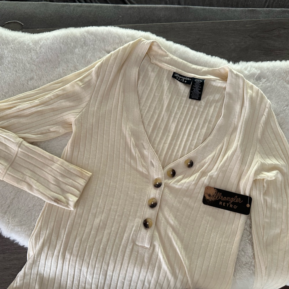 Wrangler retro ribbed cream long sleeve top with buttons